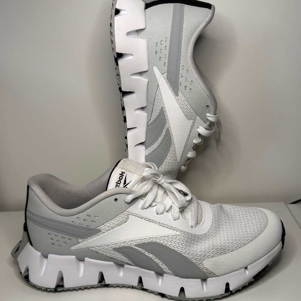 Reebok Dynamic Sneakers White Grey Black Men’s 9.5 Clean Streetwear